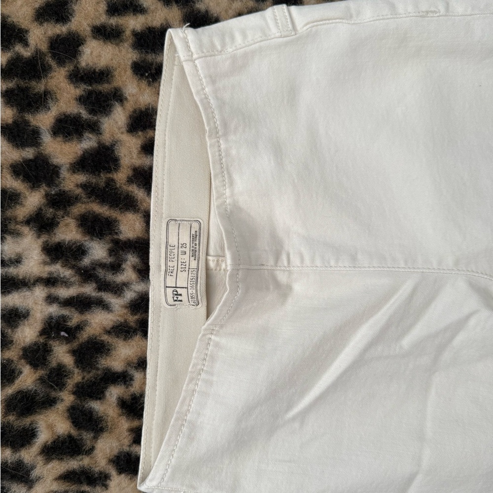Free People Ivory Penny Pull On Flare Jeans Mid-Rise Elastic Waist Stretch - Picture 2 of 3